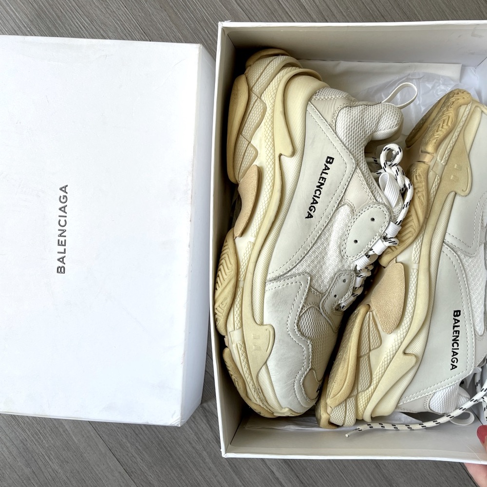 Balenciaga sneakers triple S